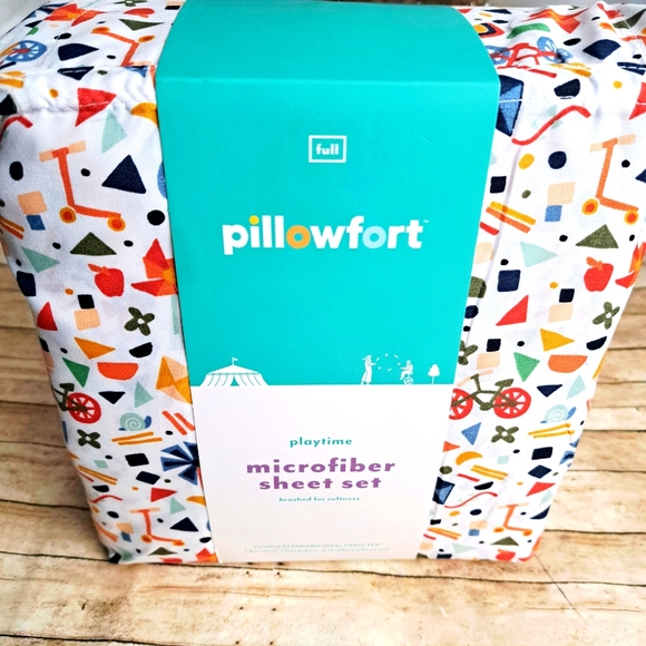 Pillowfort Playtime Microfiber Full Sheet Set With Colorful Playtime - Picture 1 of 9